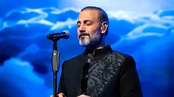 هواداران علیرضا قربانی در کنسرتش، لحظه‌ای که همه ایستادند و اجرا را ستودند!