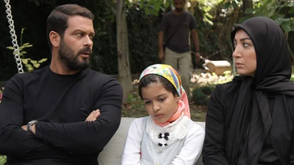 سریال بیگانه ای با من است