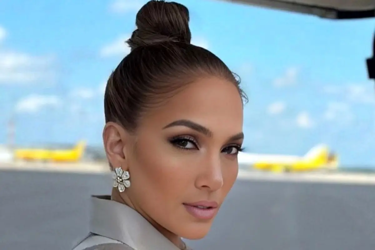 جنیفر لوپز کریسمس را در خانه و با لباس راحتی جشن گرفت؛ تصویری متفاوت و صمیمی از ستاره جهانی