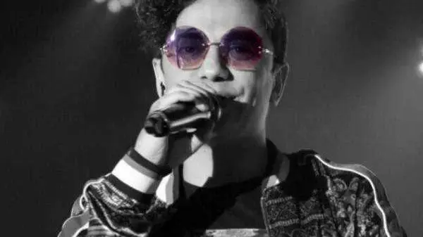 محسن ابراهیم‌زاده با آهنگ «فریاد از دلم» دوباره قلب‌ها را به لرزه درآورد!