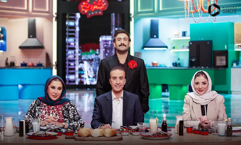 هنوز هم شب‌ها خواب گویندگی خبر را می‌بینم| قرار است از زندگی‌ام فیلم بسازند