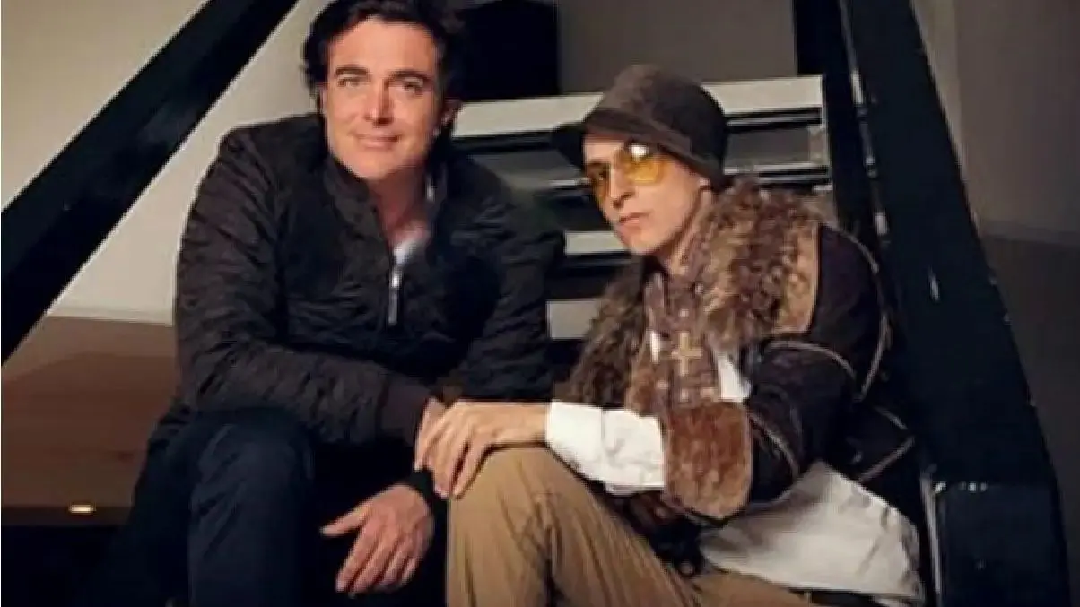 فیلم آوازخوانی باشکوه گلزار و پاشایی مرحوم / با روز برفی سالن رو ترکوندن