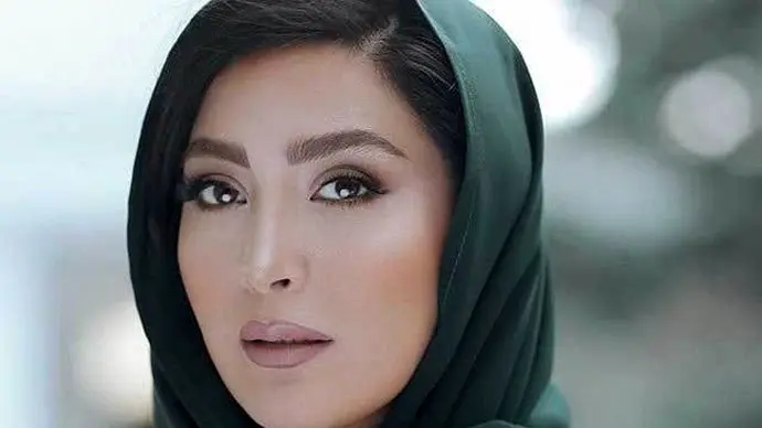 باکس گل‌های قرمز مریم معصومی؛ راز رمانتیک‌ترین هدیه بازیگر سریال «همه چیز آنجاست» فاش شد!