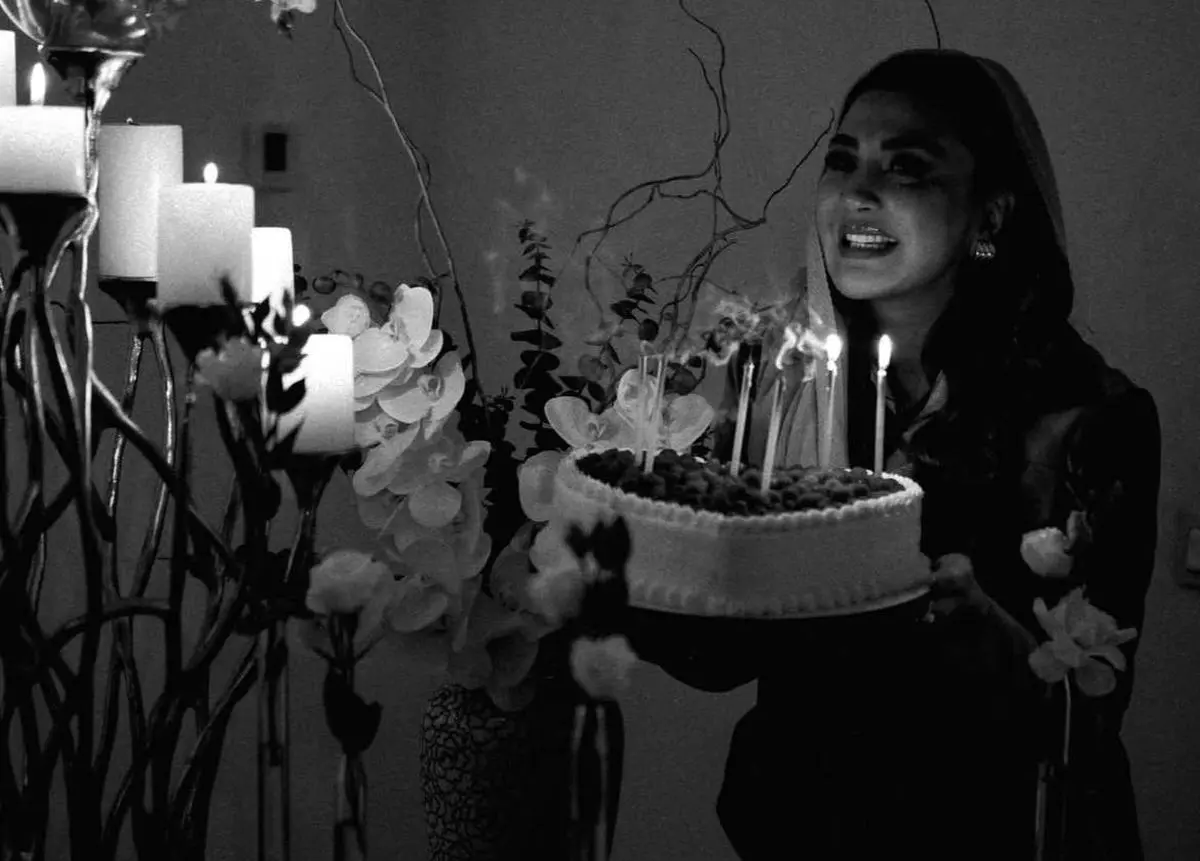 آلبوم تولد ۳۸سالگی مریم معصومی / کیک قلبی با توت فرنگی