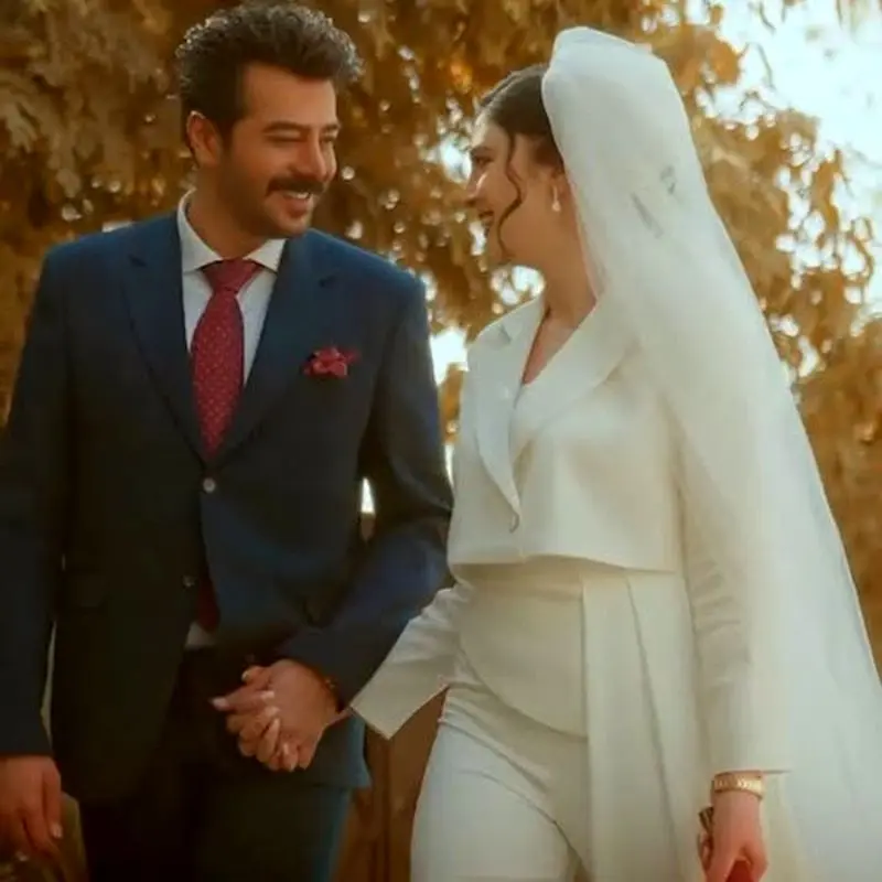 استایل مراسم عقد مریم مومن