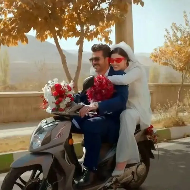 استایل مراسم عقد مریم مومن