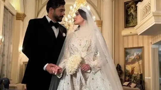 واکنش عجیب مریم مومن به گرانی دلار بعد از عروسی سوپر لاکچری اش/ دلار قد می کشد و ما…