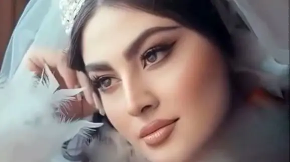 عکس / تصویری ماندگار از مریم مؤمن  کنار علی انصاریان فقید و ننه علی که دل‌ها را به درد می‌آورد / قاب صمیمی پشت صحنه سرزده  در سال ۱۳۹۹