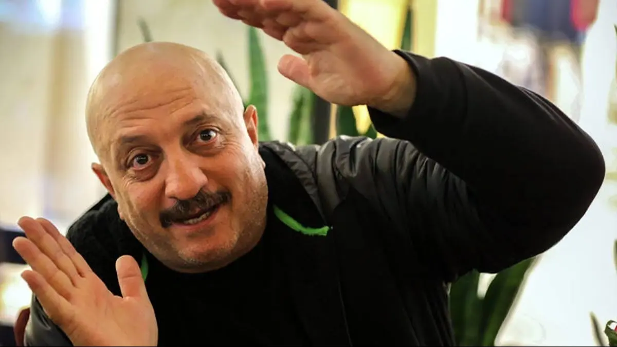 مسعود روشن‌پژوه در شب یلدا 61 ساله شد؛ راز سال تولد این مجری نوستالژی چیست؟