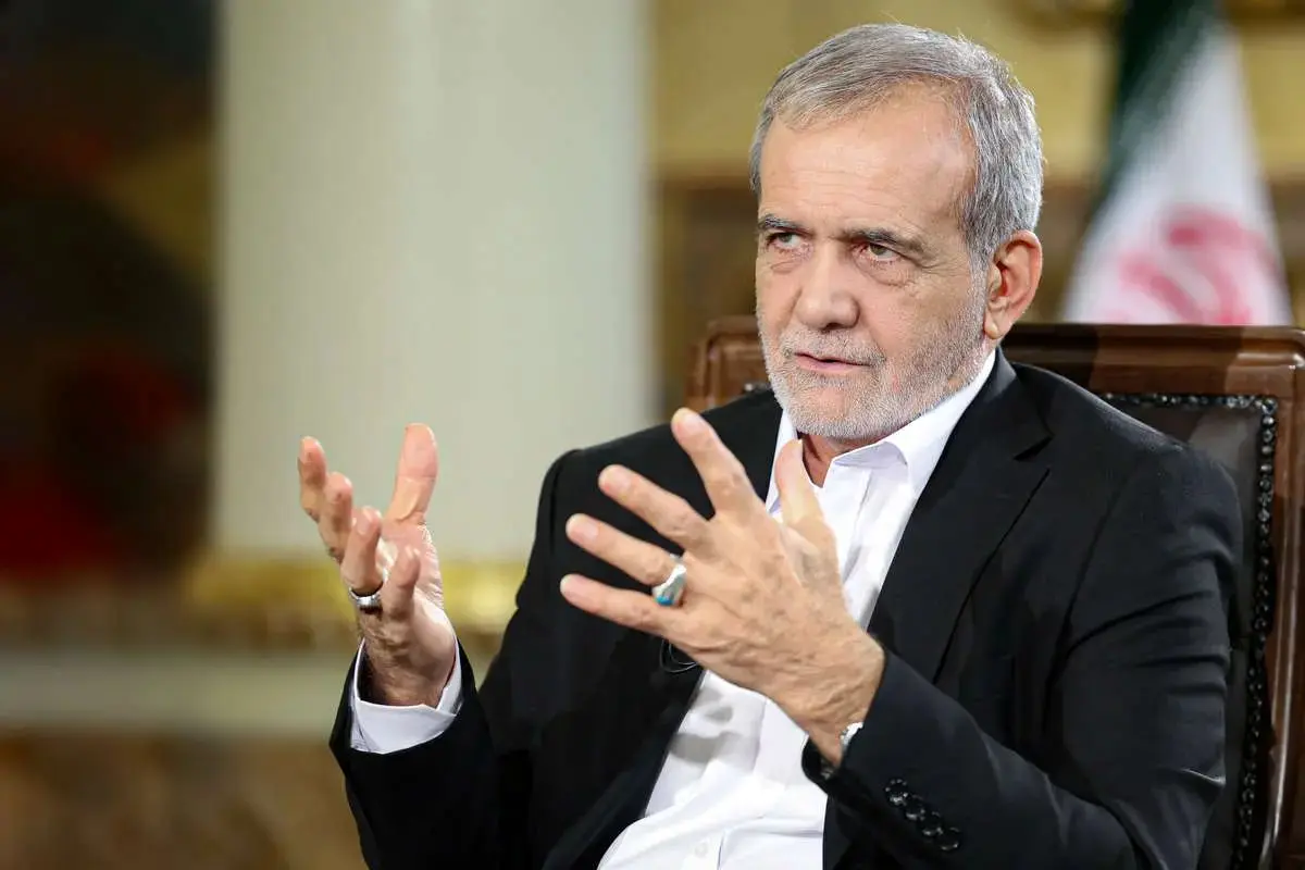 کنایه تند پزشکیان به نمایندگان مجلس: «هنوز یک عده دارند غلط می‌کنند!»