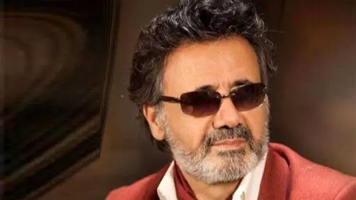 دانلود آواز باشکوه کعبه معین / آواز شنیدنی تو مکه ی عشقی و من …