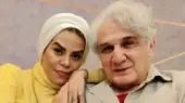 تصویر جدید و جنجالی مهدی هاشمی در ۷۰ سالگی کنار همسر جوان و فرزند تازه‌اش!