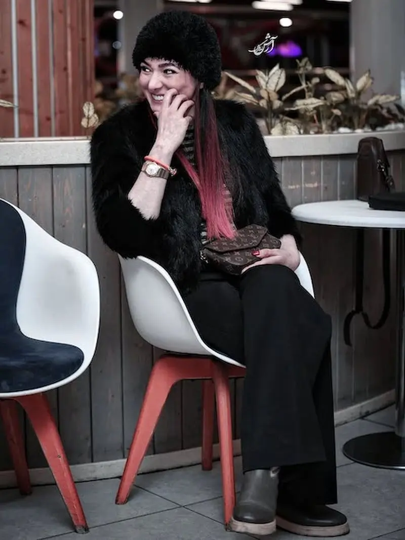 موهای قرمز مینا وحید