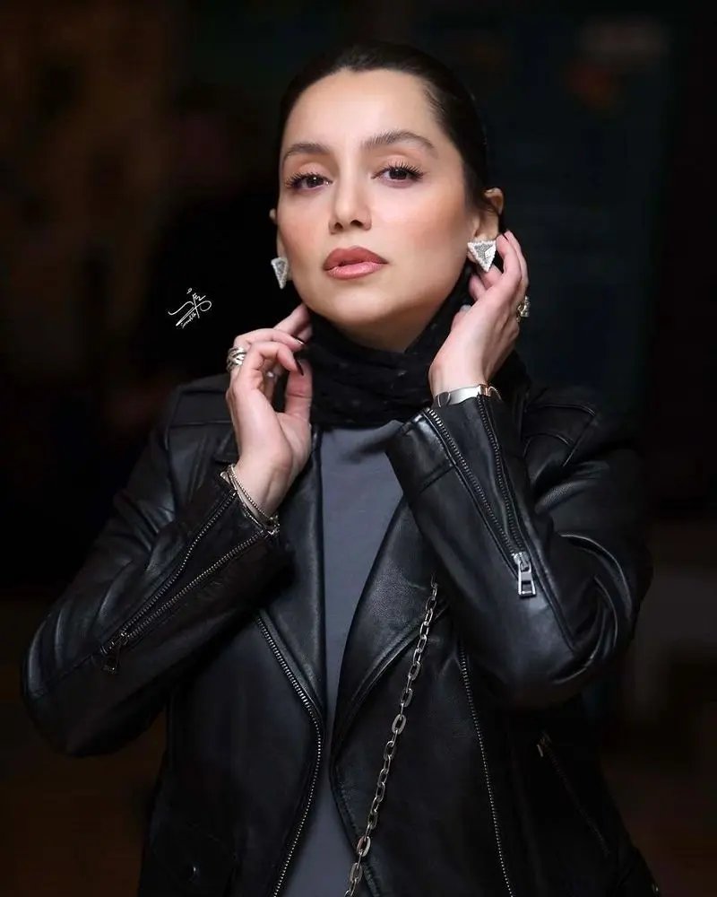 نازنین بیاتی در نمایشگاه چهارسوی خیال 3