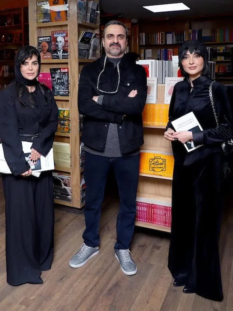 کت مخمل نورا محقق