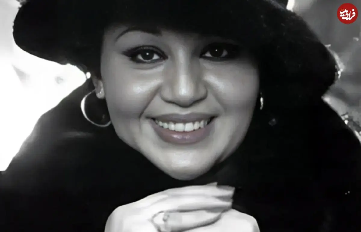 عکس نادیده و شگفت‌انگیز «هایده و مهستی» در جوانی کنار آرامگاه فردوسی!