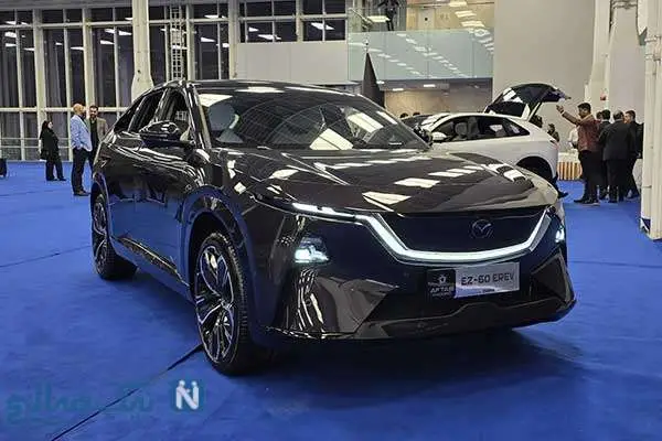 نمای جلوی مزدا EZ-60