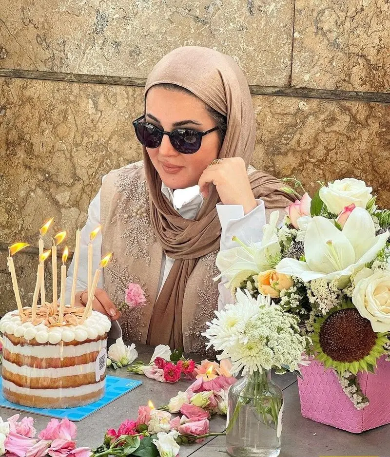 یاسمن شاه حسینی