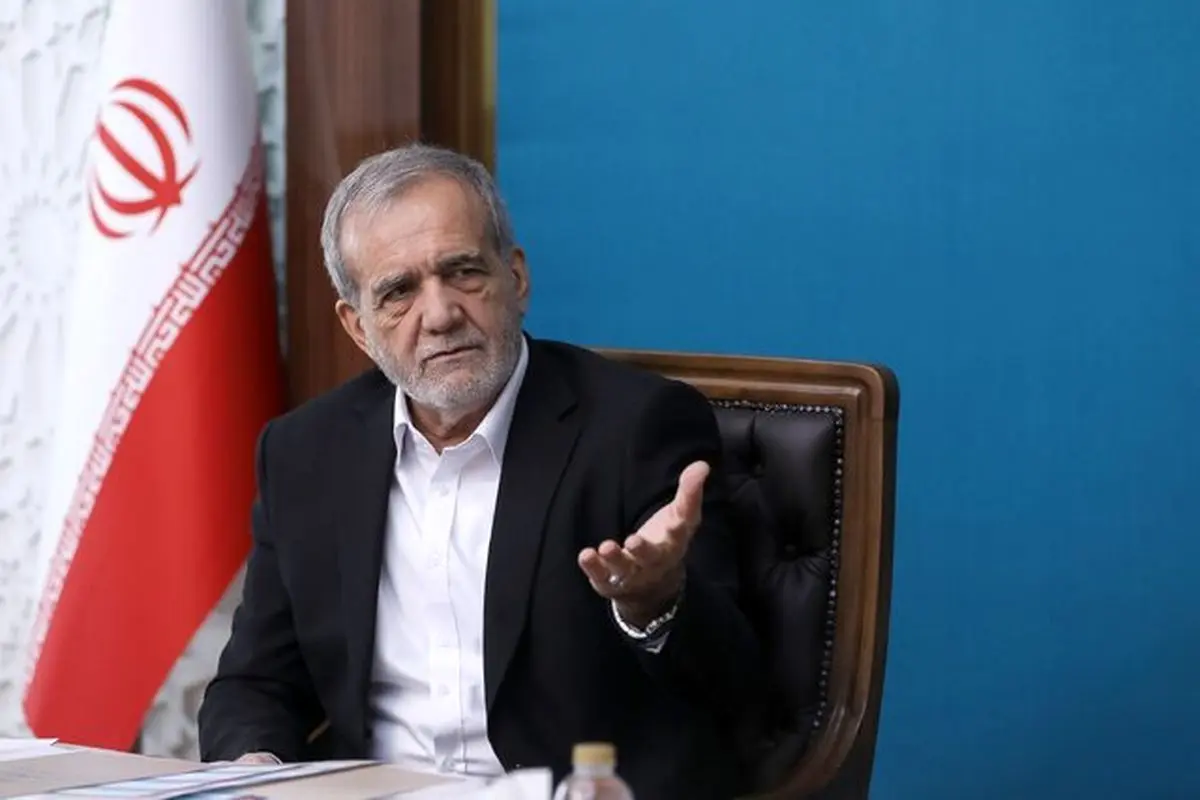 واکنش جنجالی پزشکیان به گرمای سالن؛ کت را درآورد و همه را شوکه کرد! + ویدئو