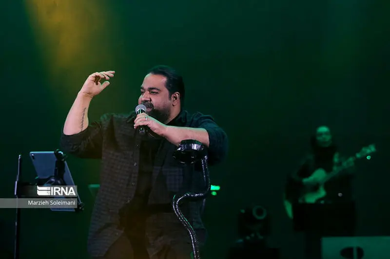 خزان را با روایت محسن چاوشی، رضا صادقی و سیروان خسروی بشنویم