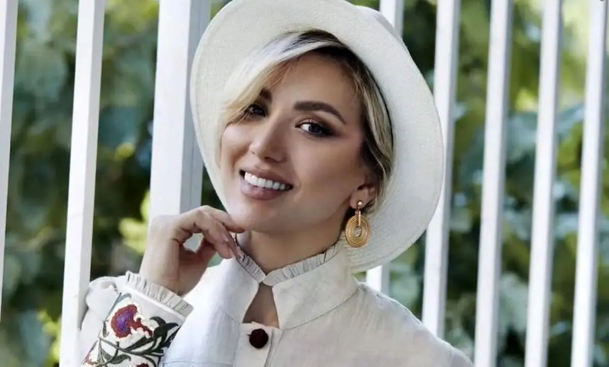 سفره یلدای کافه بهرام رادان با چیدمانی خیره‌کننده از مینا مختاری؛ هنر همسر بازیگر در دکوراسیون شب یلدا!