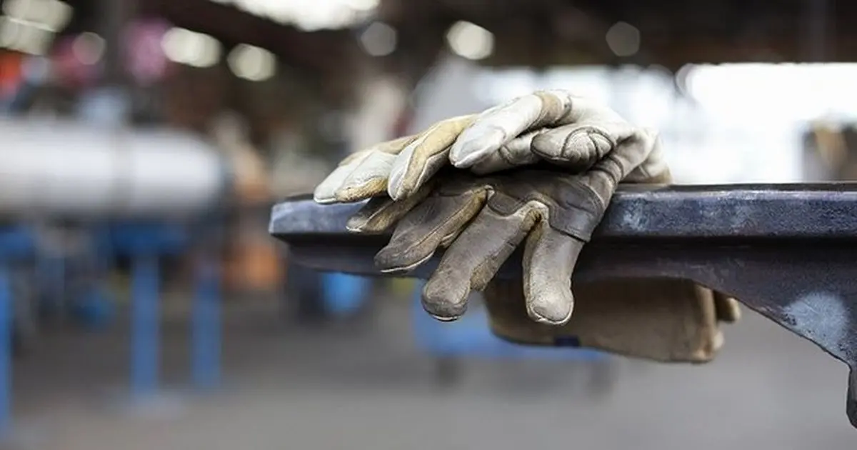 قانون بازنشستگی سخت، بازیچه دست سودجویان؛ قربانیان واقعی چه کسانی‌اند؟