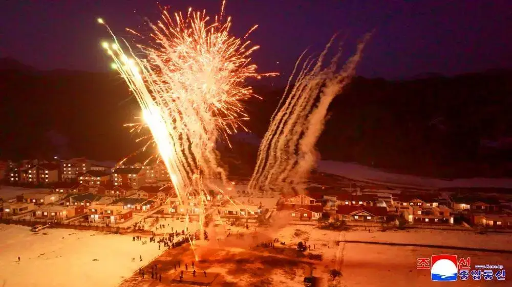 کیم+و+دخترش+در+افتتاح+هتل (1)