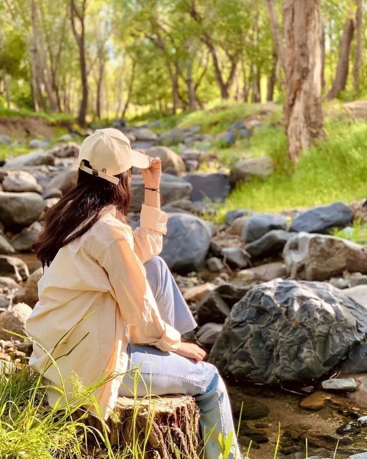 عکس پروفایل دخترانه از پشت در طبیعت