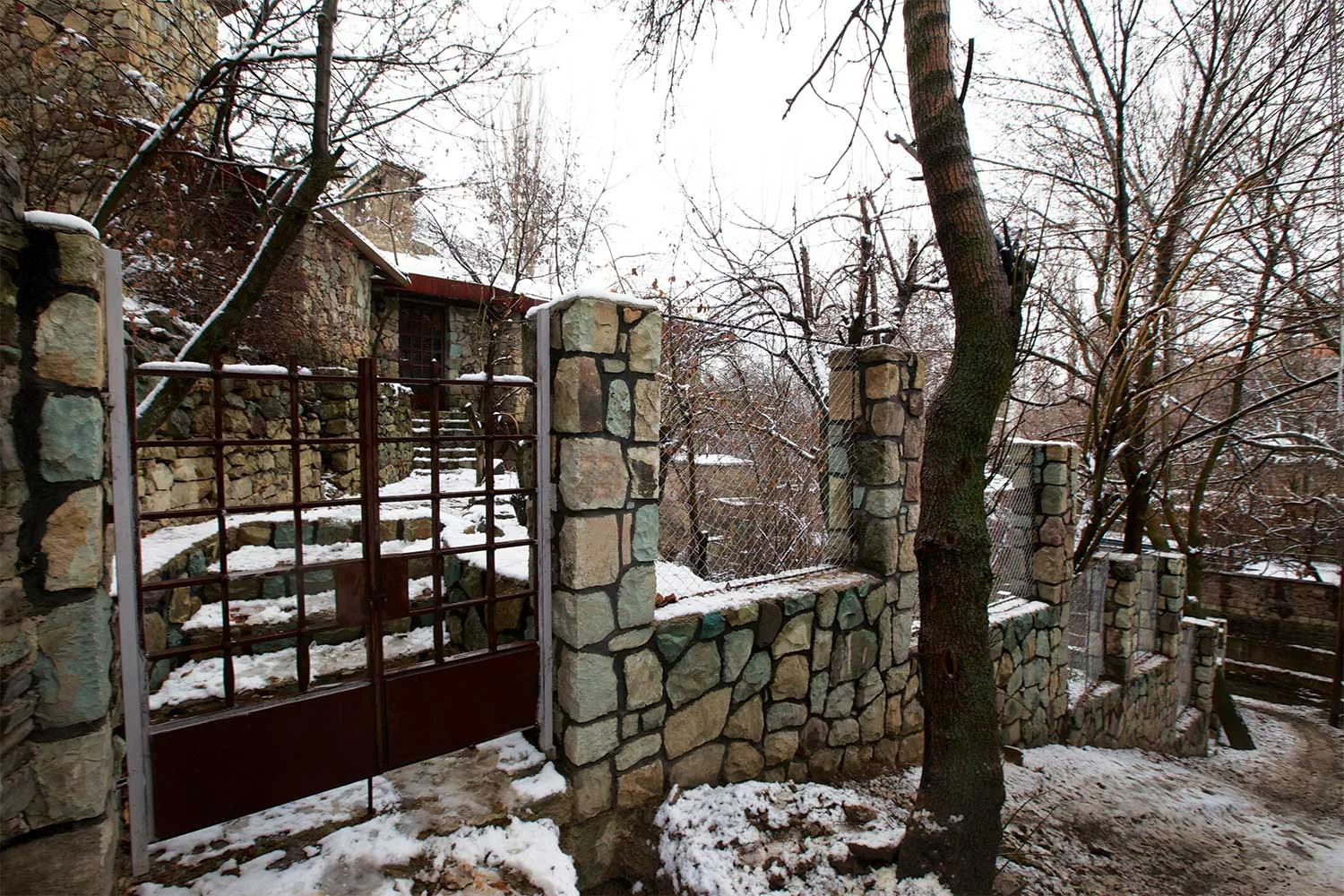 Houshang-Seyhouns-Summer-House-19