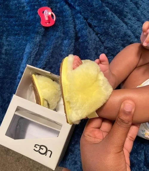 کفش‌های جوجه‌ای آگز