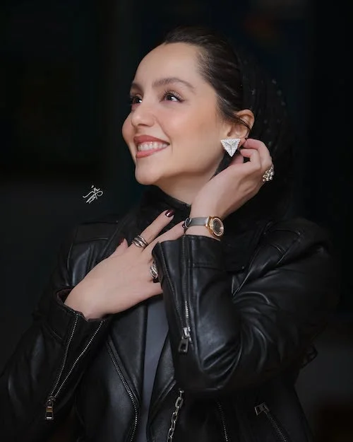 شلوار جین طرحدار نازنین بیاتی