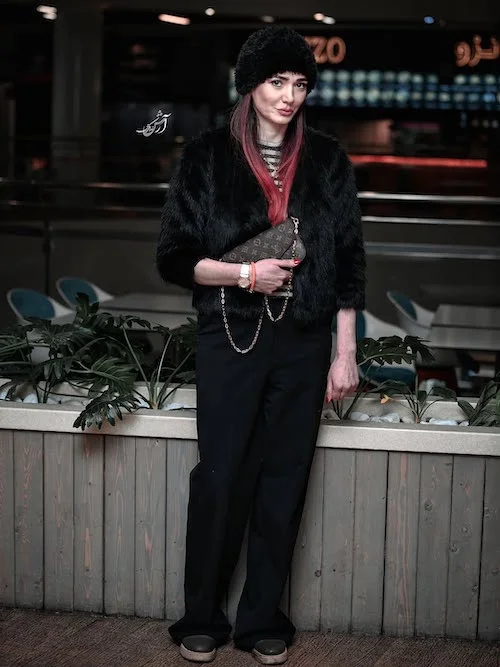 موهای قرمز مینا وحید