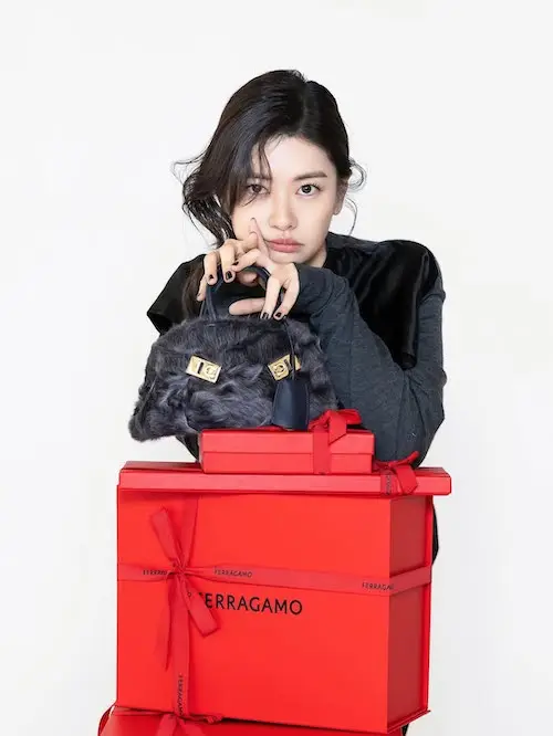 جونگ سو مین در تبلیغ فراگامو