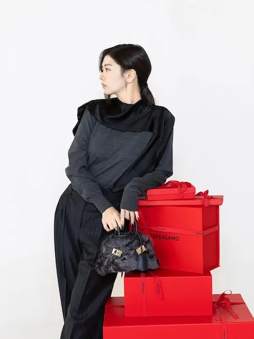 جونگ سو مین در تبلیغ فراگامو