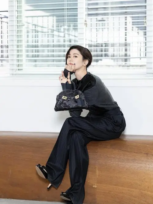 جونگ سو مین در تبلیغ فراگامو