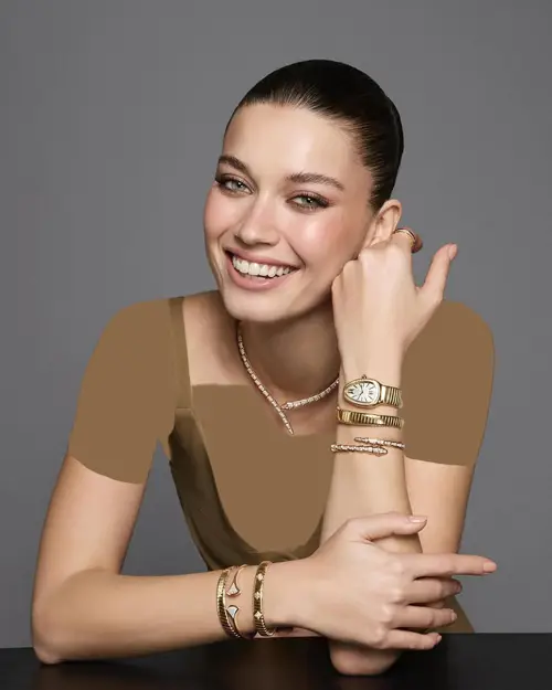 آفرا با جواهرات بولگاری