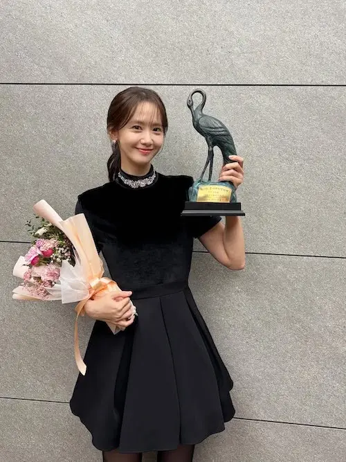 پیراهن مخمل یونا