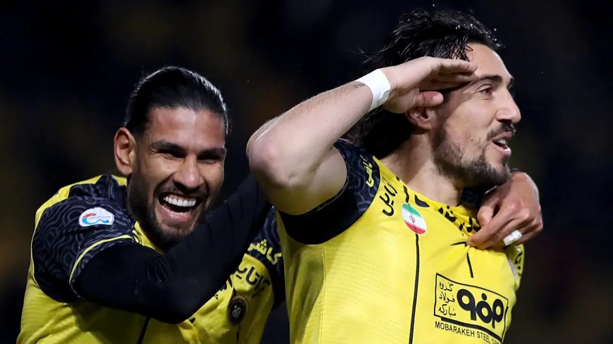 سپاهان با گل دقیقه ۹۴ صدر جدول را به شکلی نفس‌گیر تصاحب کرد!