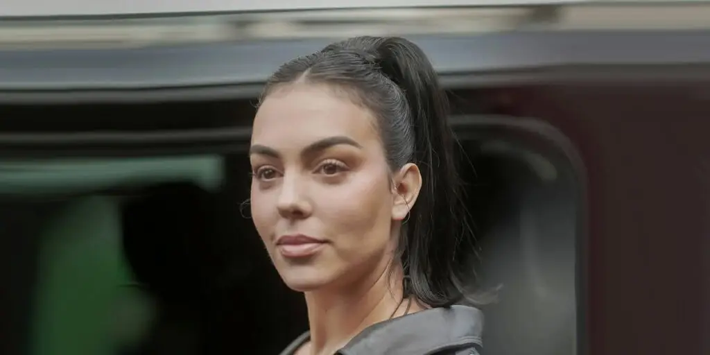 جورجینا روی جلد مجله ووگ