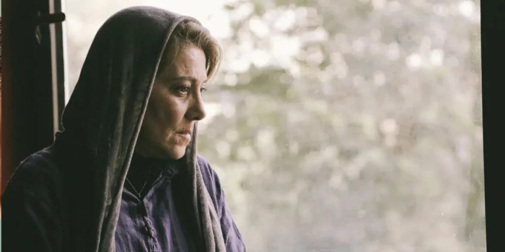 راز تنهایی عمیق «زهره» در دل اجتماع؛ وقتی ترومای بین نسلی زندگی را می‌بلعد!