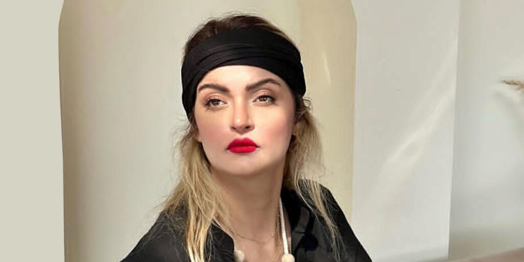 استایل مشکی نیلوفر پارسا