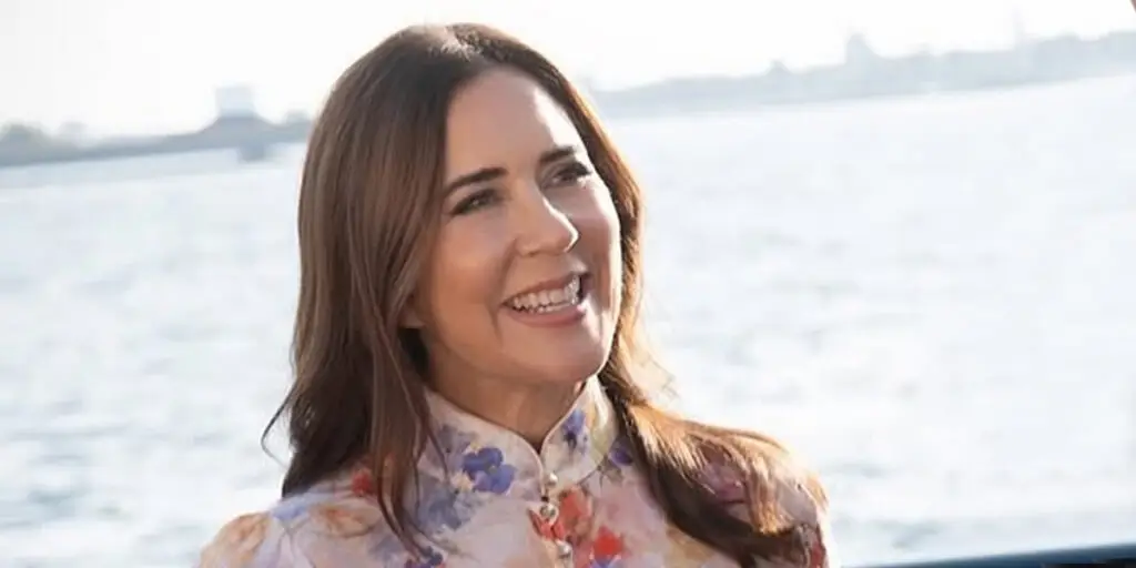 بلوز و دامن‌های ملکه مری دانمارک