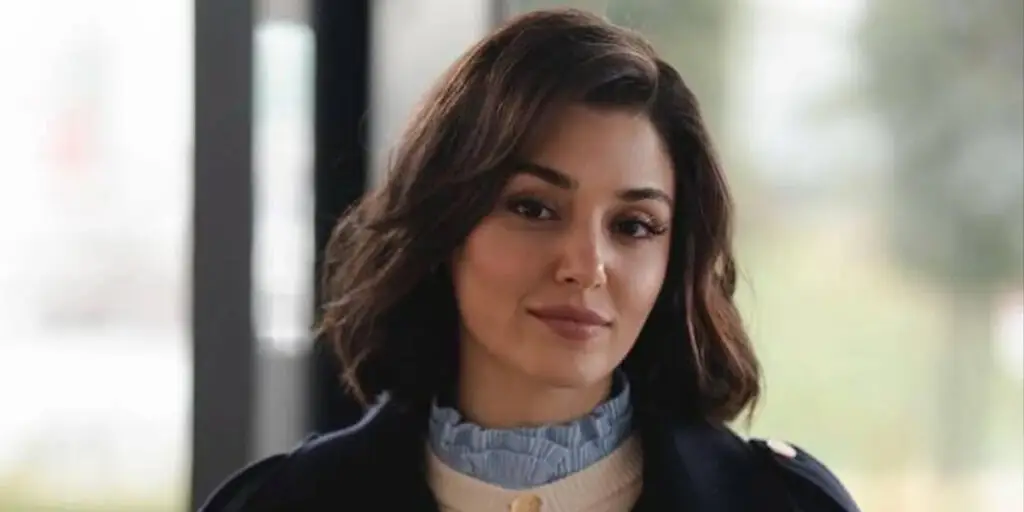 هانده ارچل با استایل حجاب‌دار زمستانی، همه نگاه‌ها را خیره کرد!