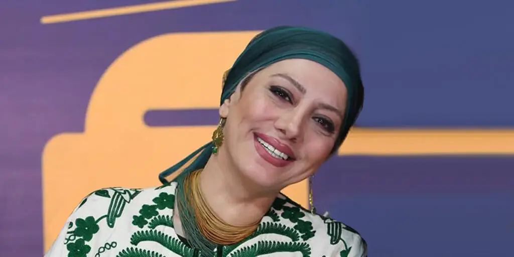 زهرا داوودنژاد با رنگ موی یلدایی و تیپی بی‌نظیر در رونمایی آلبوم «نوشه» همه را شگفت‌زده کرد!