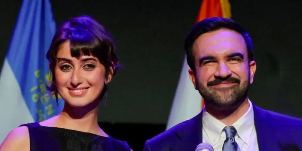 همسر شهردار نیویورک با استایل‌های ساده اما کفش‌های عجیب همه را متحیر کرد!