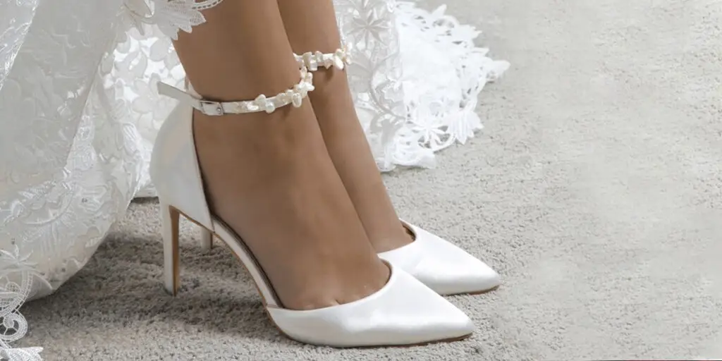 ترند کفش‌های عروس ۲۰۲۶: از راحتی پاشنه‌تخت تا شکوه بوت‌های بلند که همه را حیرت‌زده می‌کند!