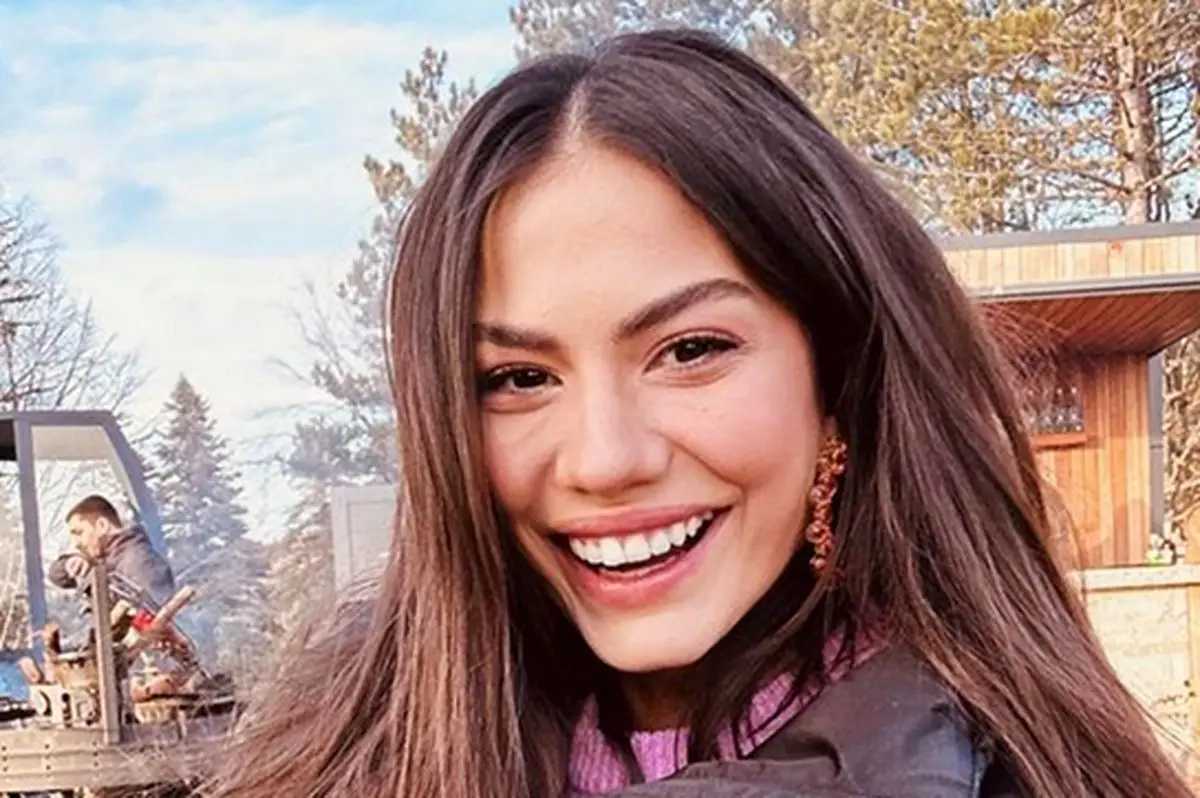 چهره طبیعی دمت اوزدمیر بدون آرایش؛ راز محبوبیت بازیگر پرنده سحرخیز فاش شد!