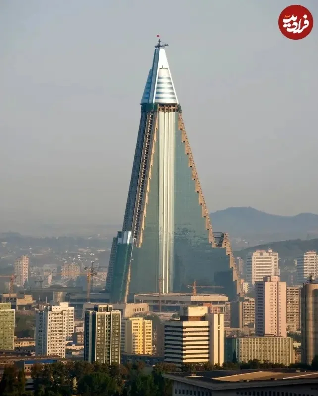 These+extraordinary+pictures_+shared+directly+with+@TheB1M_+reveal+the+eerie+interior+of+North+K+(3)_11zon