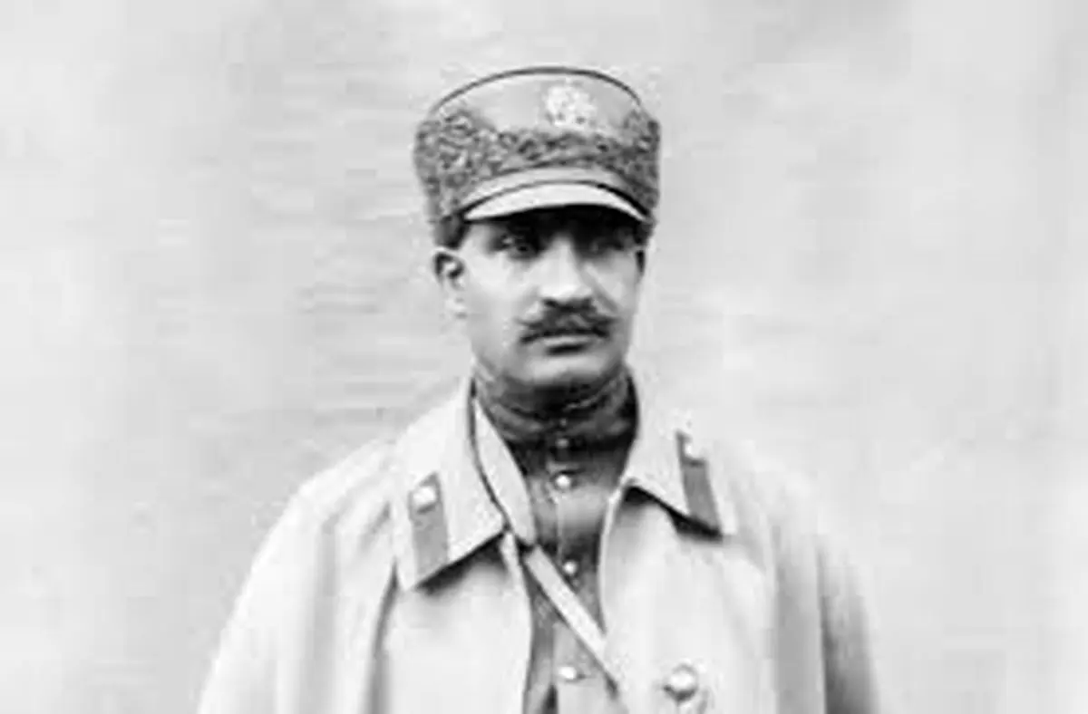 عکسی نادر از رضاشاه کنار رولزرویس؛ سفری به گذشته‌ای فراموش‌شده!