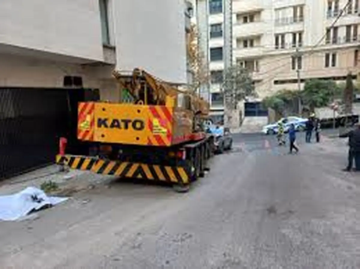 حادثه هولناک در خیابان شریعتی؛ جرثقیل ۲۵ تنی جان راننده‌اش را گرفت!